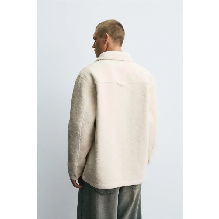 КУРТКА-РУБАШКА С ЭФФЕКТОМ ИСКУССТВЕННОЙ ОВЧИНЫ И КАРМАНАМИ