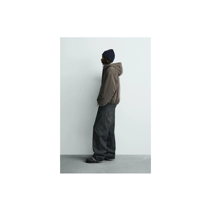 КУРТКА ИЗ ВЫСОКОТЕХНОЛОГИЧНОЙ ТКАНИ С КАПЮШОНОМ