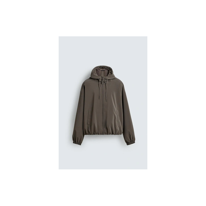 КУРТКА ИЗ ВЫСОКОТЕХНОЛОГИЧНОЙ ТКАНИ С КАПЮШОНОМ