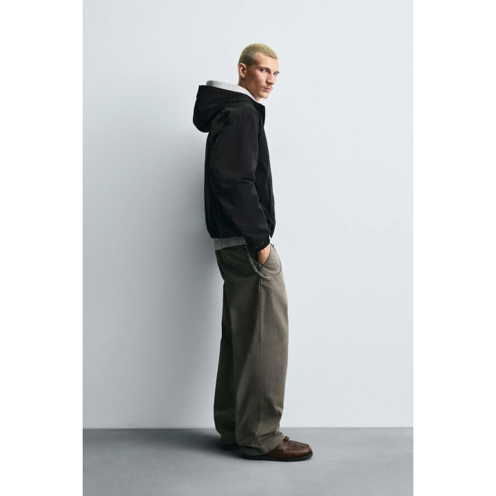 КУРТКА ИЗ ВЫСОКОТЕХНОЛОГИЧНОЙ ТКАНИ С КАПЮШОНОМ