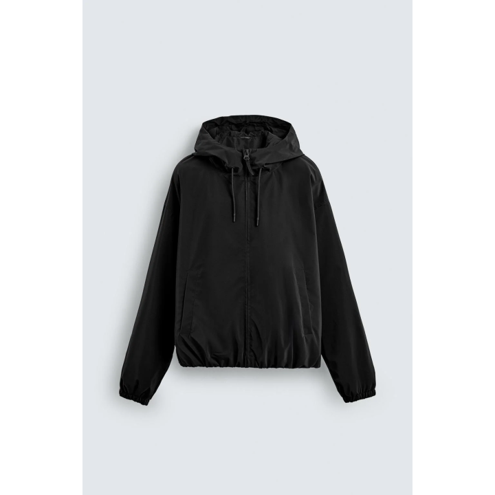 КУРТКА ИЗ ВЫСОКОТЕХНОЛОГИЧНОЙ ТКАНИ С КАПЮШОНОМ