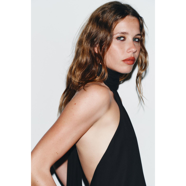 Топ с запахом на шее и завязками