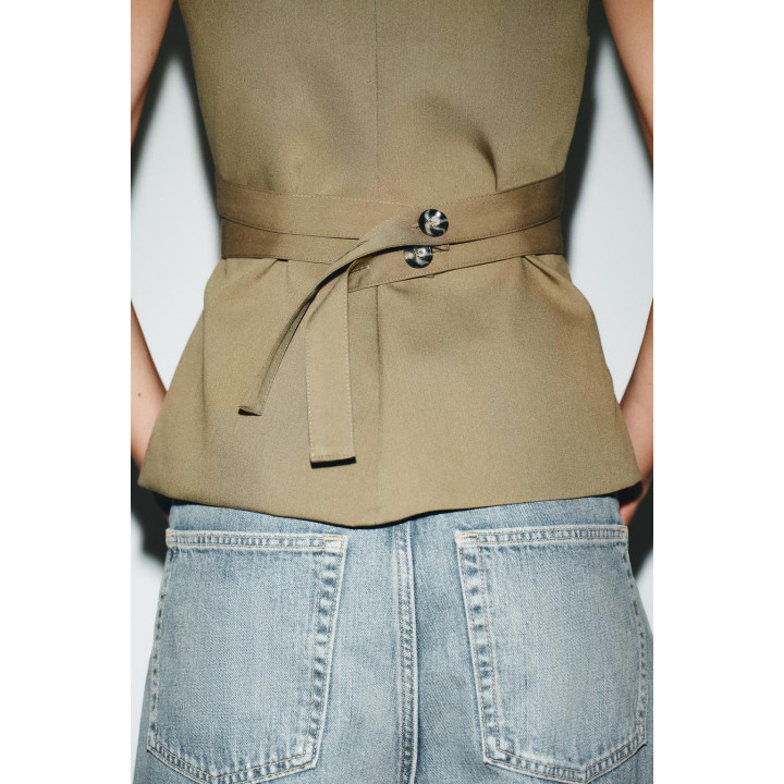 ТОП С ПУГОВИЦАМИ