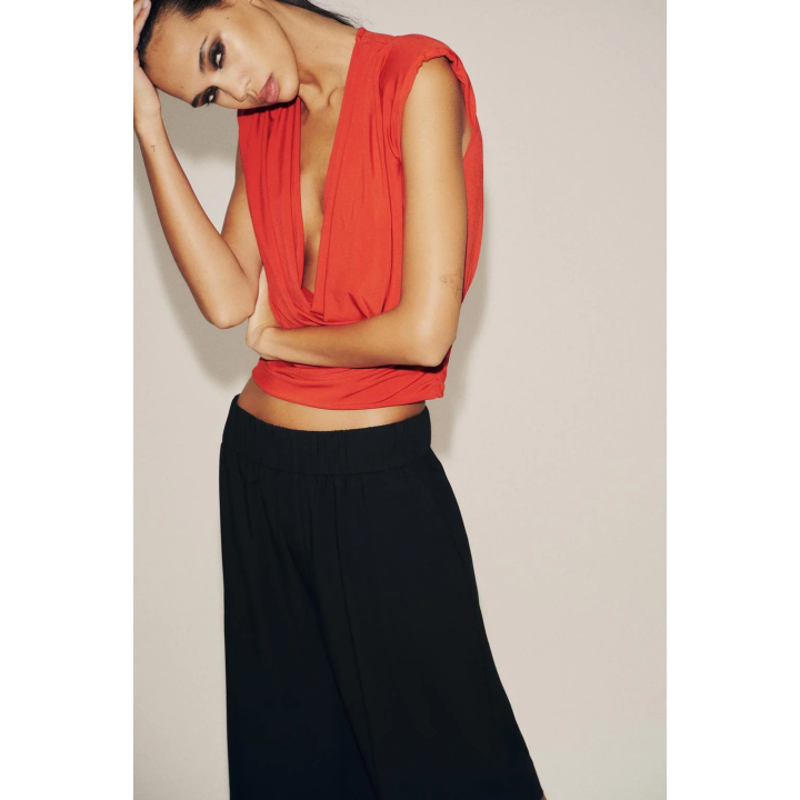 ТОП ДРАПИРОВАННЫЙ С ПОДПЛЕЧНИКАМИ