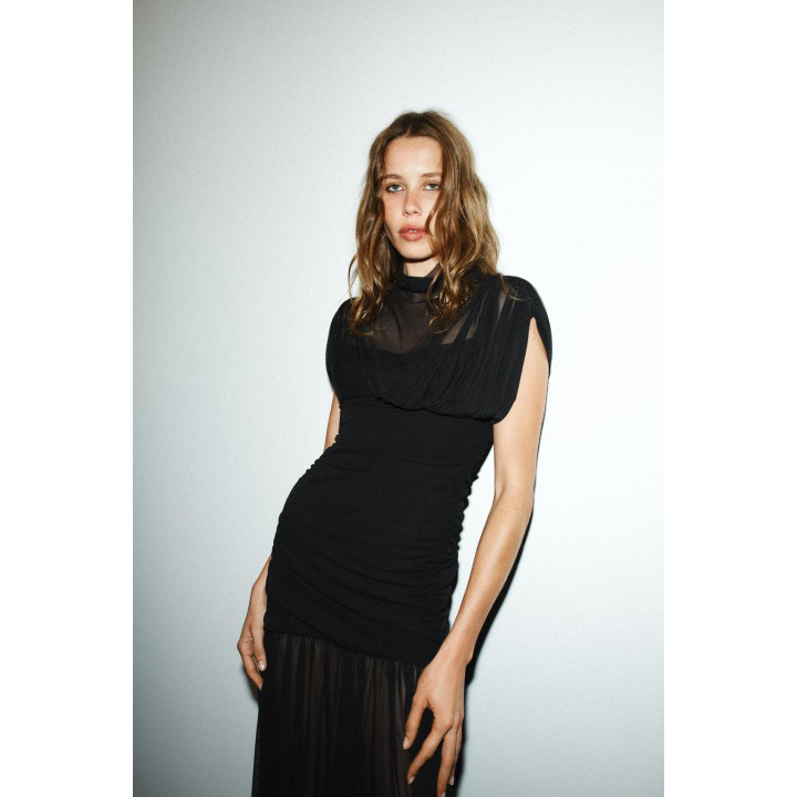 КОМБИНИРОВАННОЕ ПЛАТЬЕ МИДИ СО СБОРКАМИ