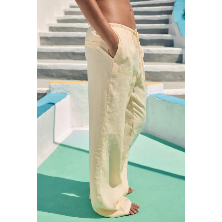 БРЮКИ ИЗ СТРУЯЩЕЙСЯ ТКАНИ