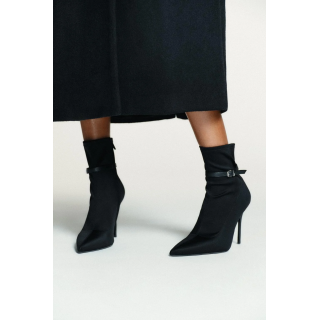 БОТИЛЬОНЫ НА ВЫСОКОМ КАБЛУКЕ С ПРЯЖКОЙ