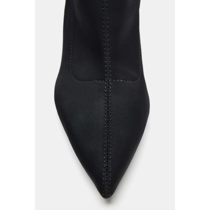 БОТИЛЬОНЫ НА ВЫСОКОМ КАБЛУКЕ С ПРЯЖКОЙ