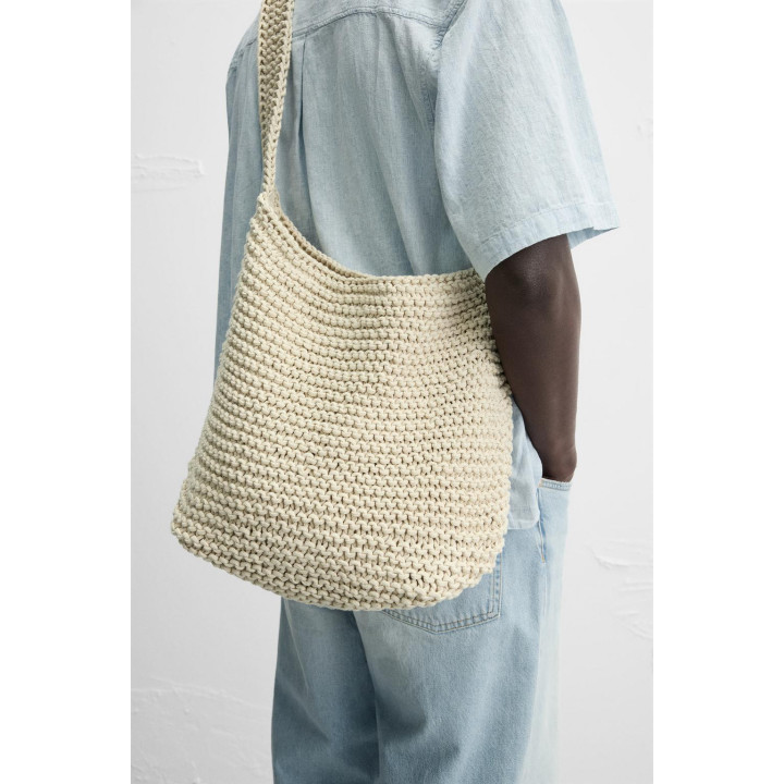 СУМКА ИЗ МАКРАМЕ С ПЛЕЧЕВЫМ РЕМНЕМ