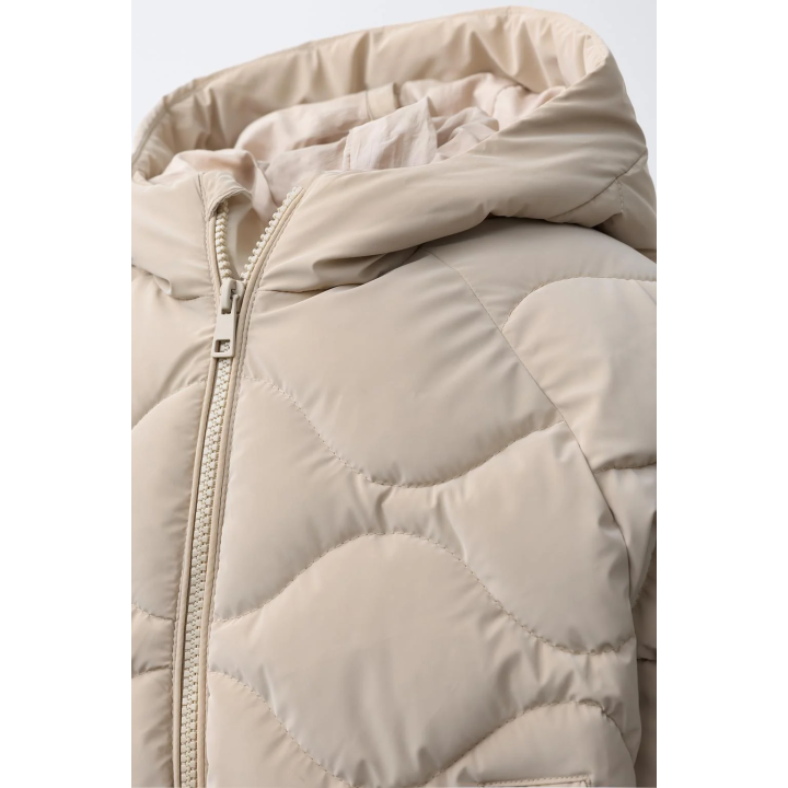 СТЕГАНАЯ КУРТКА ИЗ ПРОРЕЗИНЕННОЙ ТКАНИ