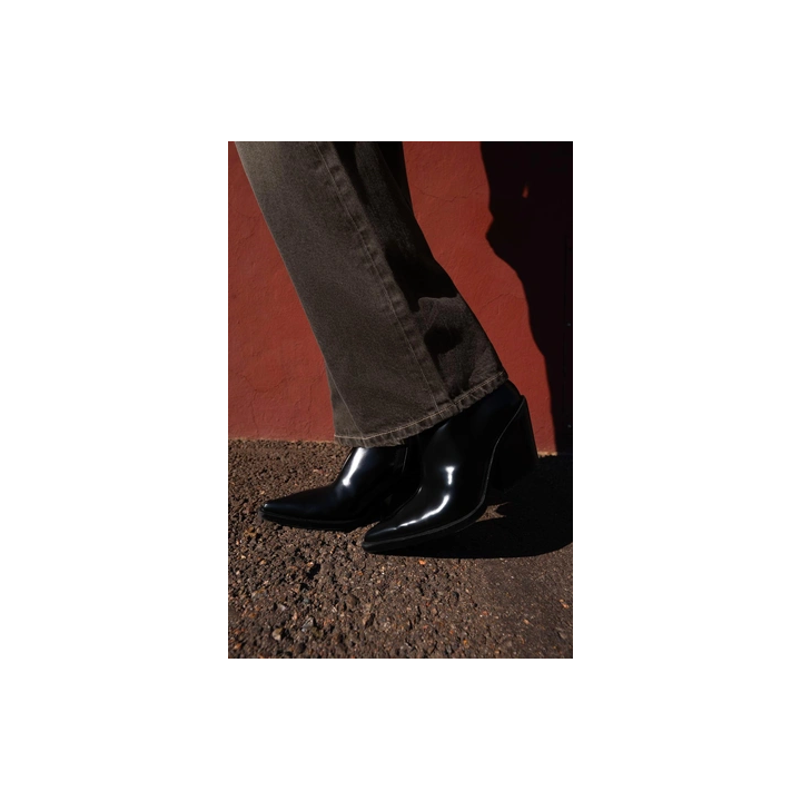 БОТИЛЬОНЫ В КОВБОЙСКОМ СТИЛЕ НА КАБЛУКЕ