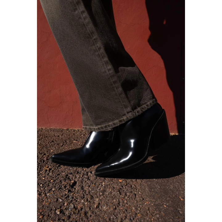 БОТИЛЬОНЫ В КОВБОЙСКОМ СТИЛЕ НА КАБЛУКЕ