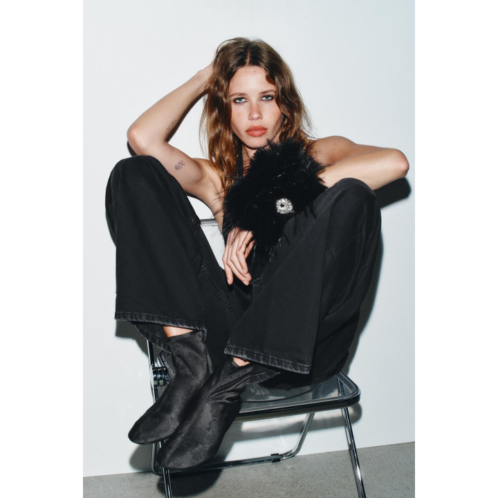 АТЛАСНЫЕ БОТИНКИ НА ПЛОСКОЙ ПОДОШВЕ