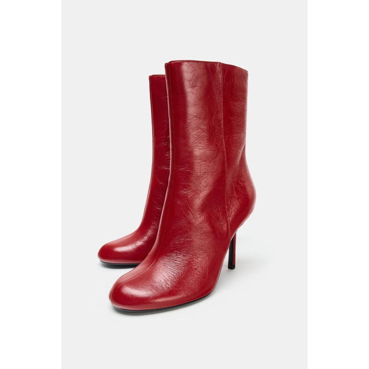 КОЖАНЫЕ БОТИЛЬОНЫ НА ВЫСОКОМ КАБЛУКЕ