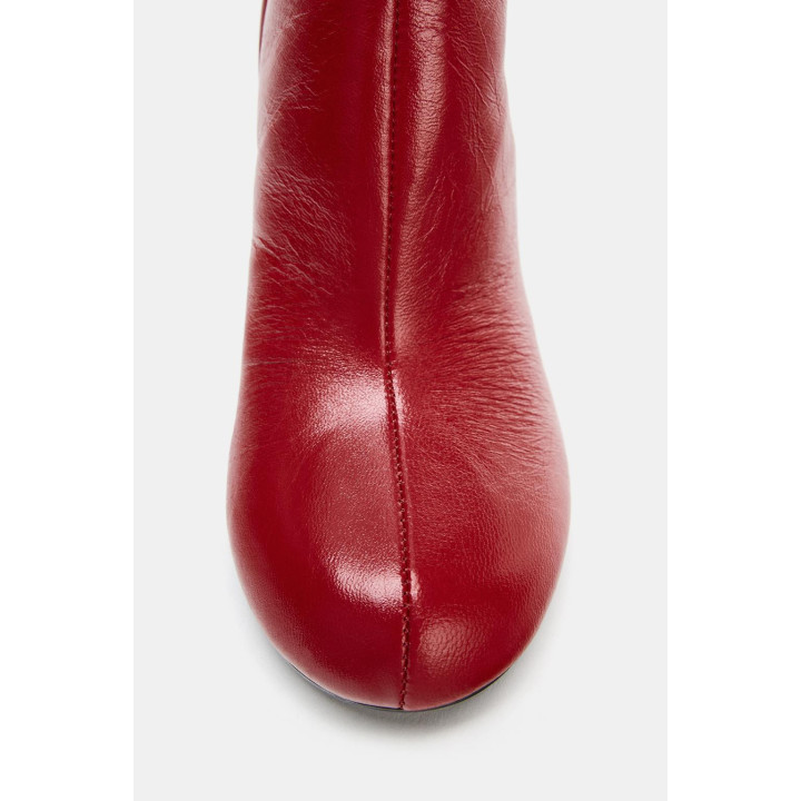 КОЖАНЫЕ БОТИЛЬОНЫ НА ВЫСОКОМ КАБЛУКЕ