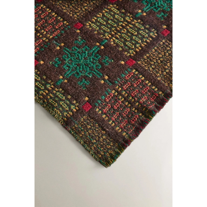 Плед с геометрическим узором на рождество