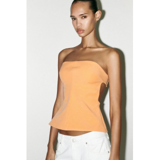 ТОП С ДЕКОРАТИВНЫМ ВЫРЕЗОМ БЕЗ БРЕТЕЛЕЙ