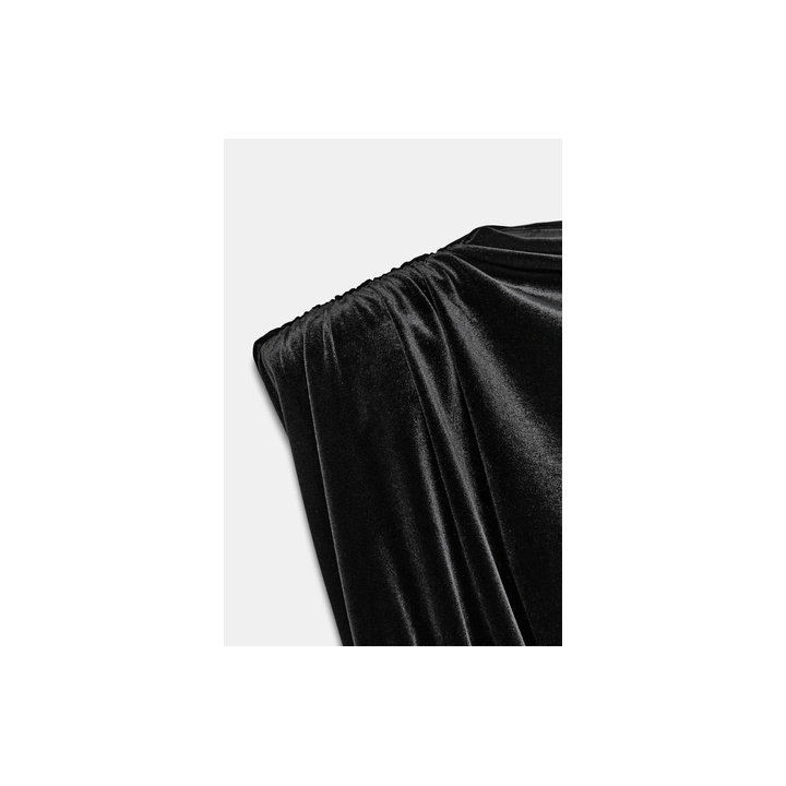 КОРОТКОЕ БАРХАТНОЕ ПЛАТЬЕ С ПОДПЛЕЧНИКАМИ