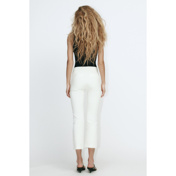 Мини-брюки с расклешенными штанинами