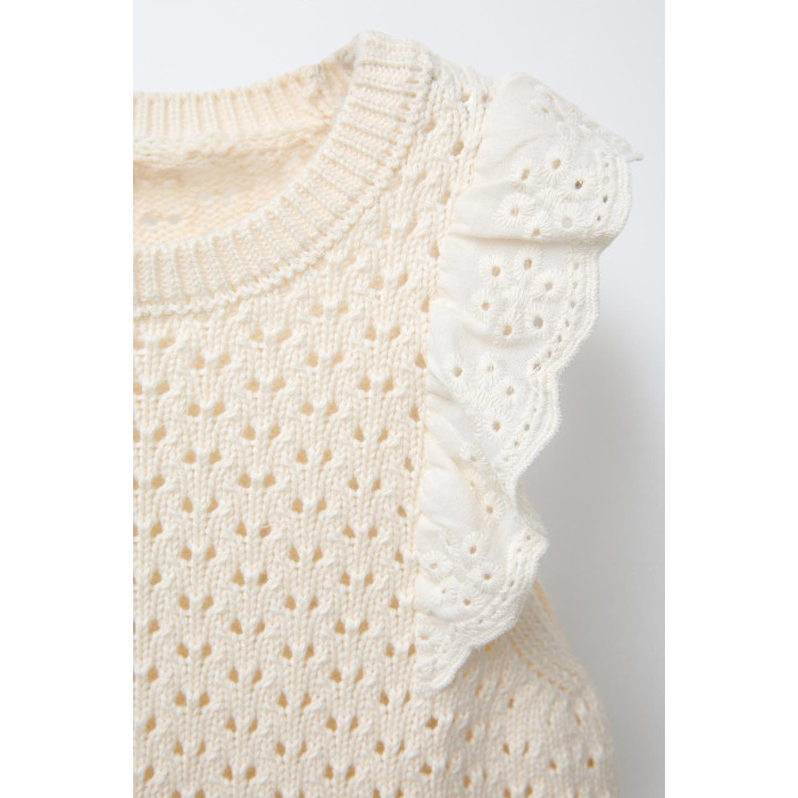 ТРИКОТАЖНЫЙ ТОП С КРУЖЕВОМ