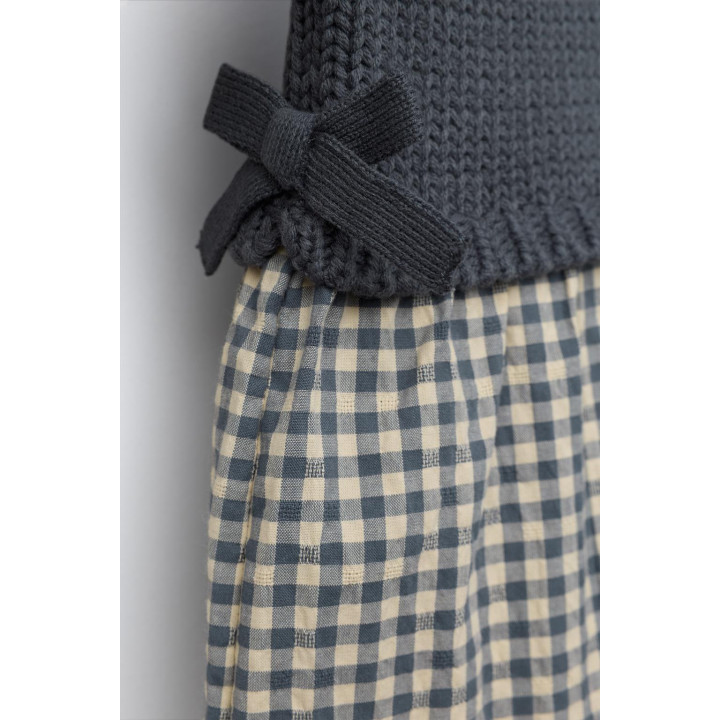 ПЛАТЬЕ В КЛЕТКУ С КОМБИНИРОВАННЫМ ТРИКОТАЖНЫМ ЖИЛЕТОМ