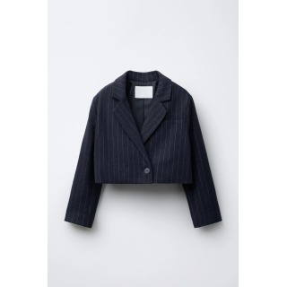 УКОРОЧЕННЫЙ БЛЕЙЗЕР В ТОНКУЮ ПОЛОСКУ