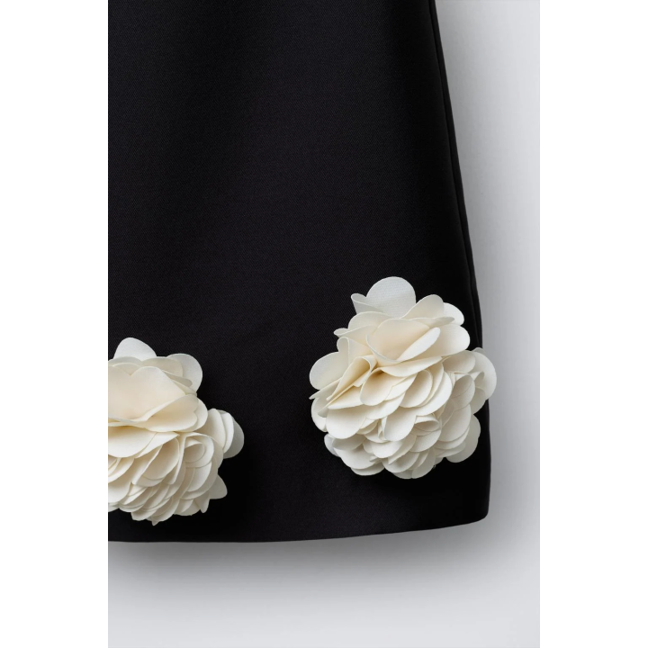 Платье из атласа с цветочным узором