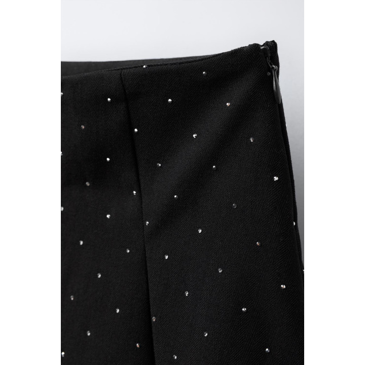 ЮБКА-ШОРТЫ СО СКЛАДКАМИ И СТРАЗАМИ