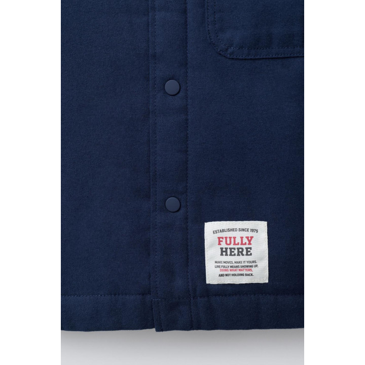 СТЕГАНАЯ КУРТКА-РУБАШКА С НАШИВКОЙ