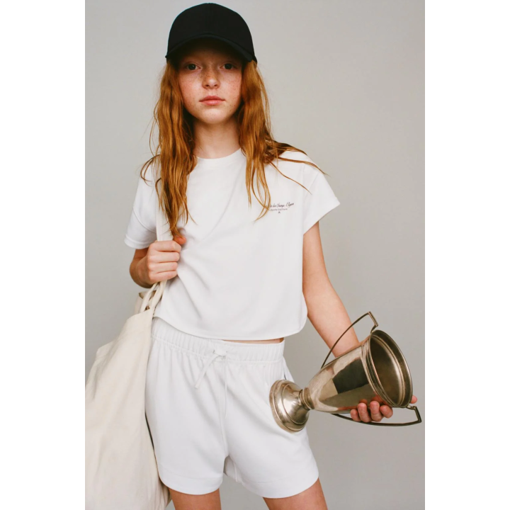 СВОБОДНАЯ ФУТБОЛКА С НАДПИСЬЮ