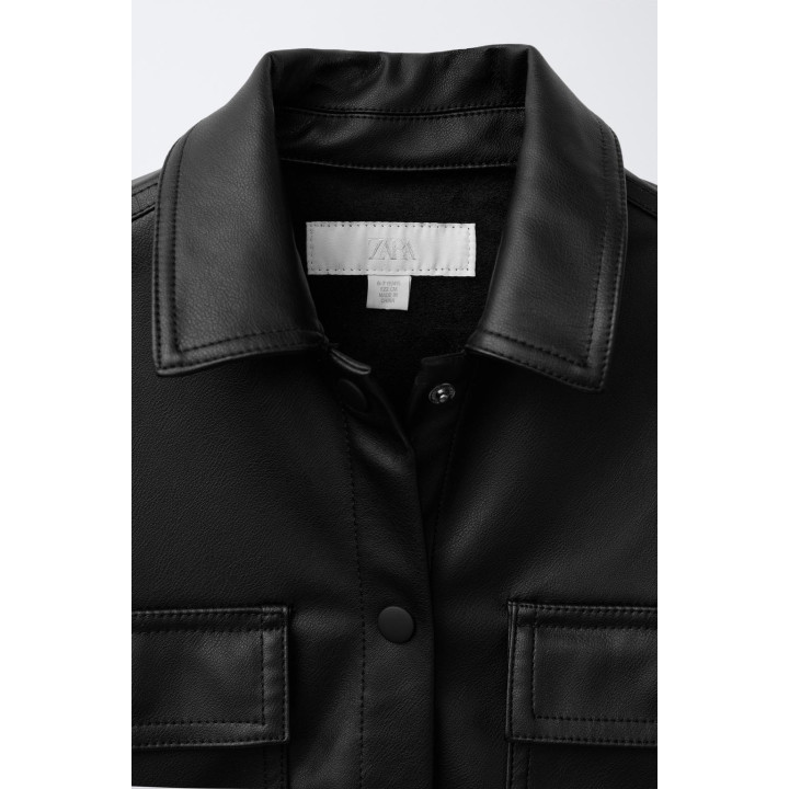 КУРТКА-РУБАШКА ИЗ ИСКУССТВЕННОЙ КОЖИ С КАРМАНАМИ