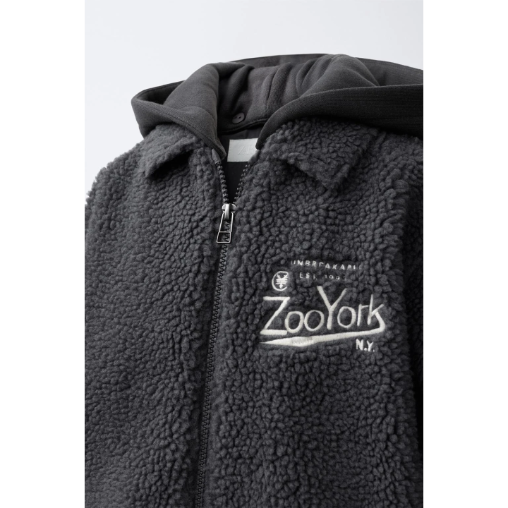 FAUX SHEARLING OVERSHIRT WITH REMOVABLE HOOD AND EMBROIDERED ZOO YORK® X ZARA DETAIL