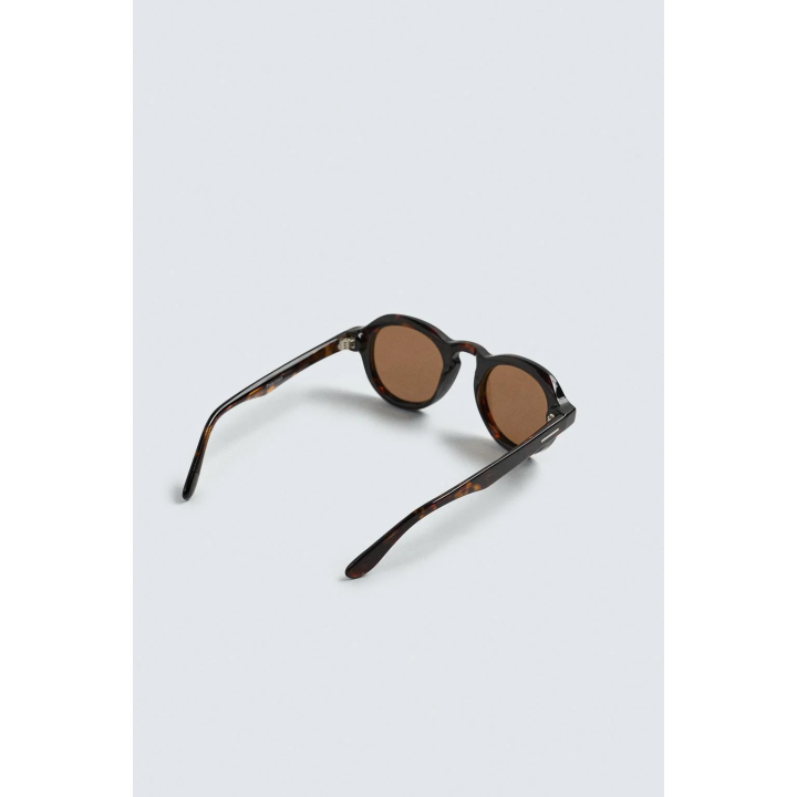 СОЛНЦЕЗАЩИТНЫЕ ОЧКИ В ПРЯМОУГОЛЬНОЙ ОПРАВЕ