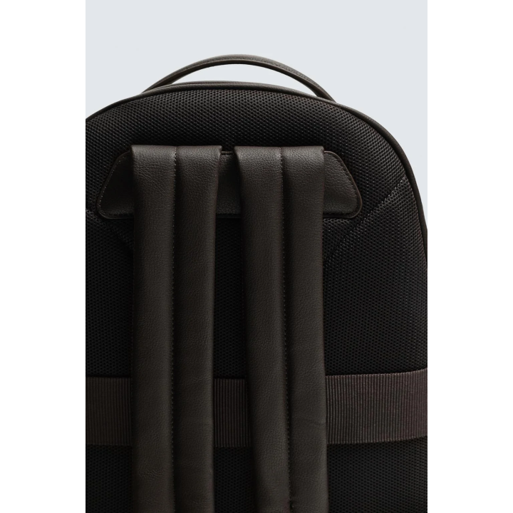 Рюкзак с текстурой