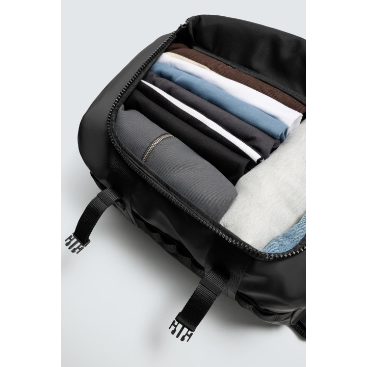 Технический путешественный рюкзак