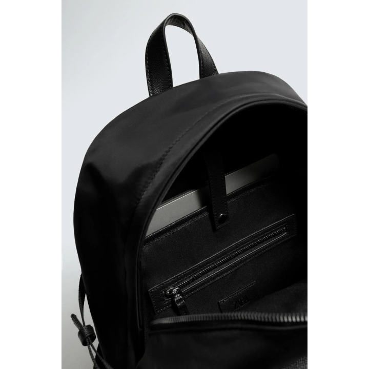 РЮКЗАК ИЗ ТЕХНИЧЕСКОЙ ТКАНИ С МНОЖЕСТВОМ КАРМАНОВ