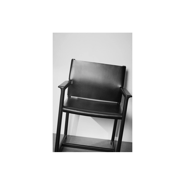 CHAIR 03