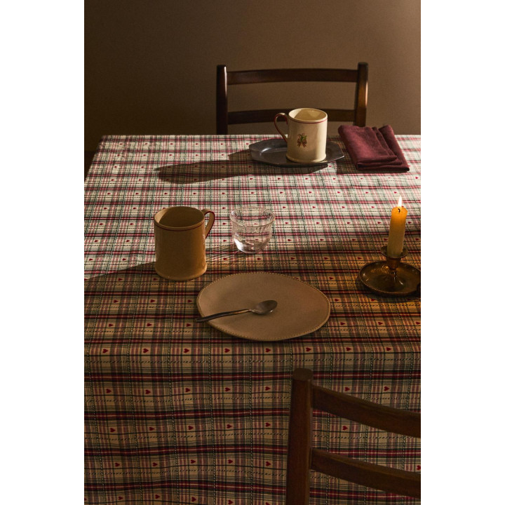 Ризинка для стола с сердцем рождество из окрашенной нити