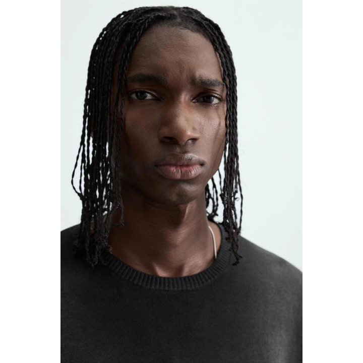 ТРИКОТАЖНАЯ ФУТБОЛКА С ПРИНТОМ-СПРЕЕМ