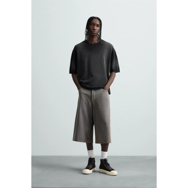 ТРИКОТАЖНАЯ ФУТБОЛКА С ПРИНТОМ-СПРЕЕМ