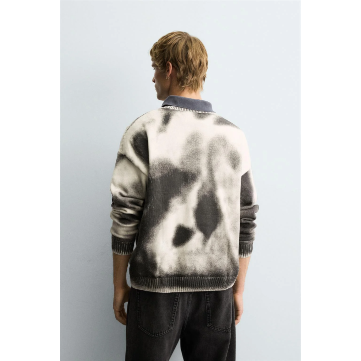 Свитер с абстрактным принтом в стиле washed