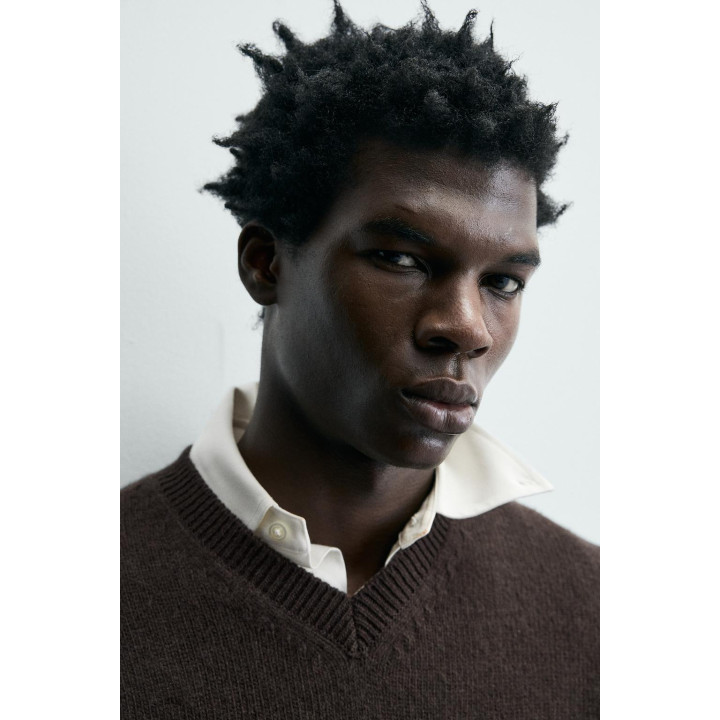 СВИТЕР ИЗ 100% ШЕРСТИ С V-ОБРАЗНЫМ ВЫРЕЗОМ — LIMITED EDITION