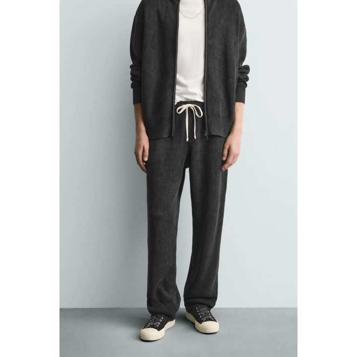 БРЮКИ ИЗ РЕЛЬЕФНОГО ТРИКОТАЖА