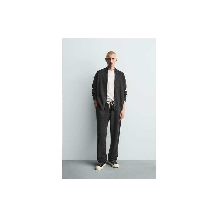 БРЮКИ ИЗ РЕЛЬЕФНОГО ТРИКОТАЖА