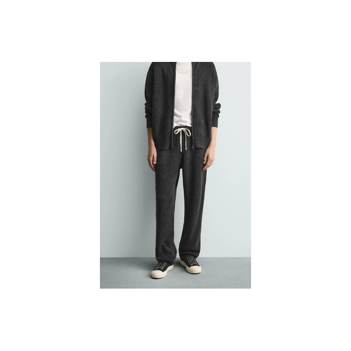 БРЮКИ ИЗ РЕЛЬЕФНОГО ТРИКОТАЖА