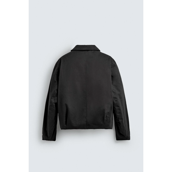 УКОРОЧЕННАЯ СТЕГАНАЯ КУРТКА