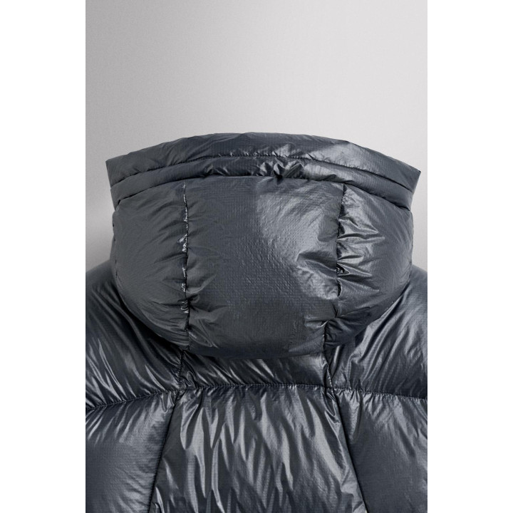 СТЕГАНАЯ КУРТКА С НАПОЛНИТЕЛЕМ ИЗ 100% ПЕРА