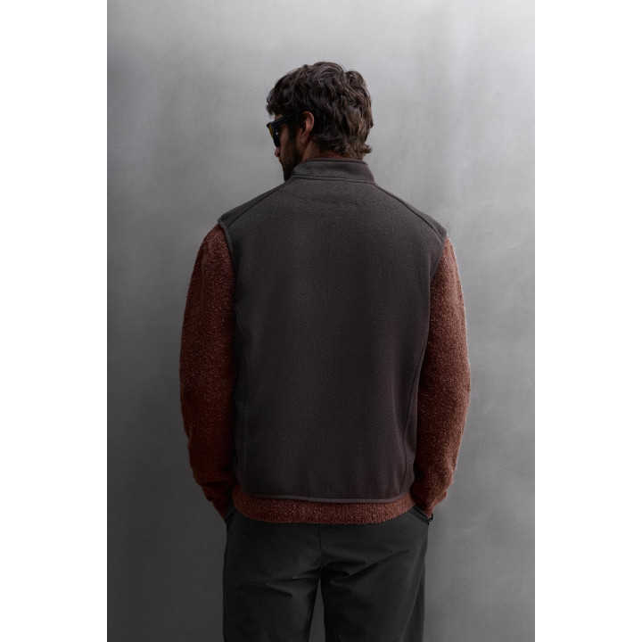 ЖИЛЕТ ИЗ ТРИКОТАЖА С ФЛИСОВОЙ ПОДКЛАДКОЙ