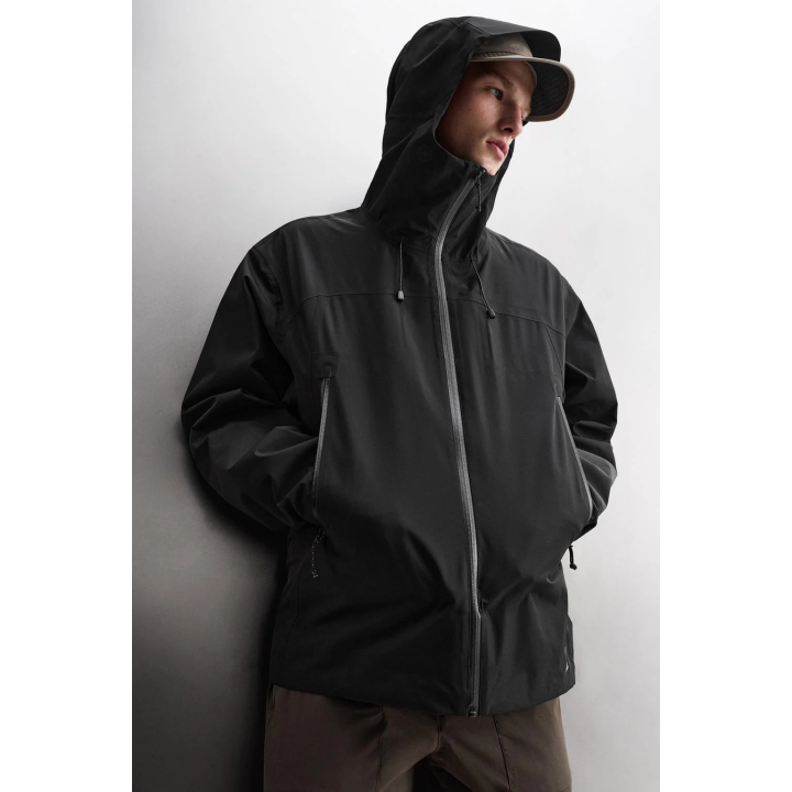 Техническая водонепроницаемая куртка из шелковистой ткани