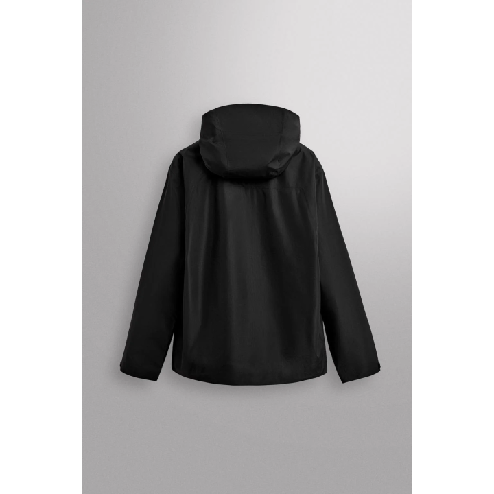 Техническая водонепроницаемая куртка из шелковистой ткани